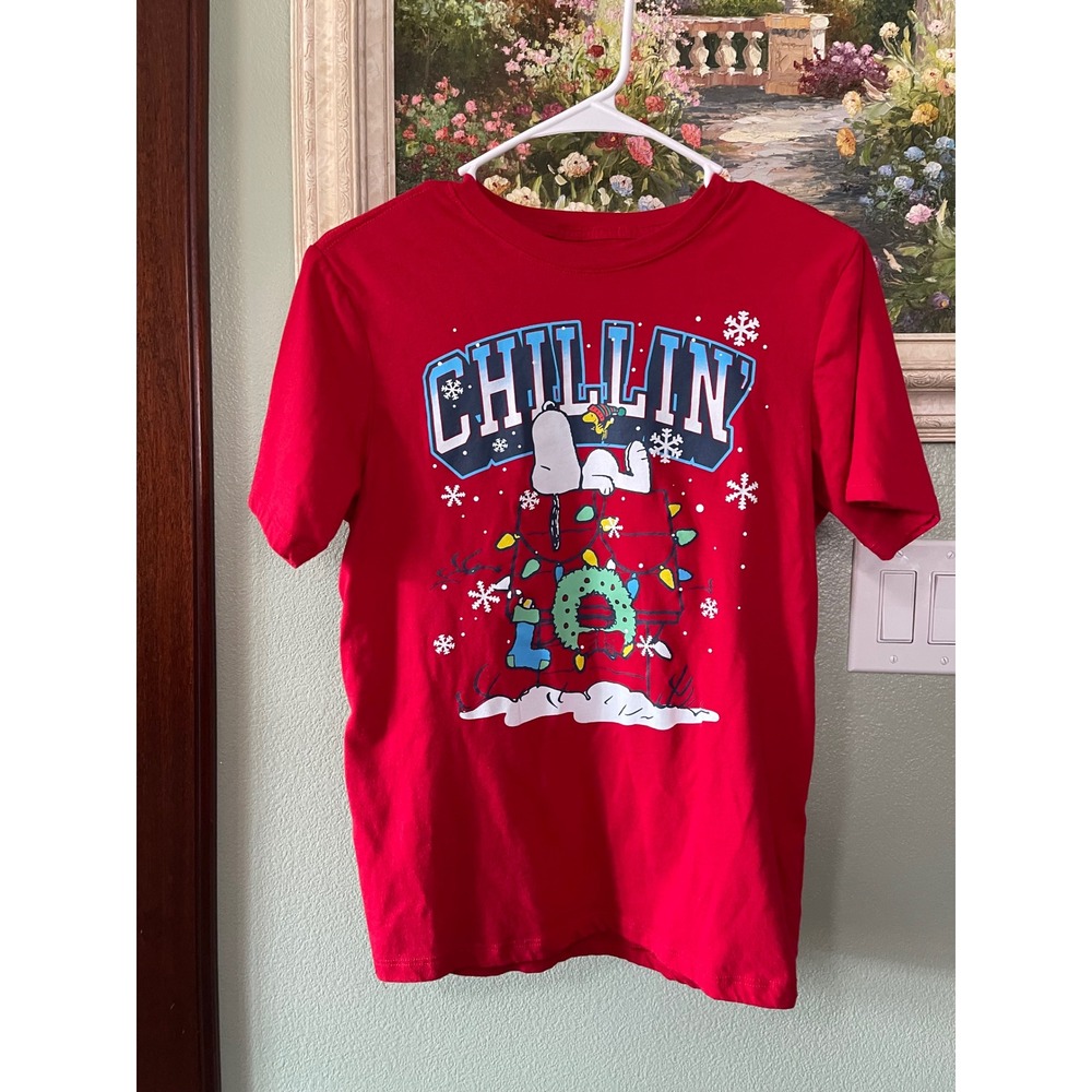 Peanuts "Chillin" Red Christmas Shirt Snoopy Lounging on his Doghouse  XL 14/16